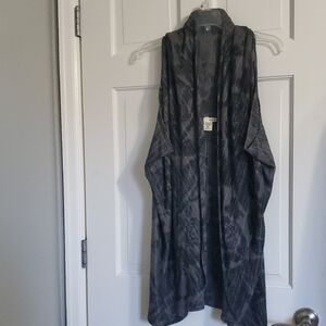 M Rena Floral Gray/Black  Sleeveless Cardigan